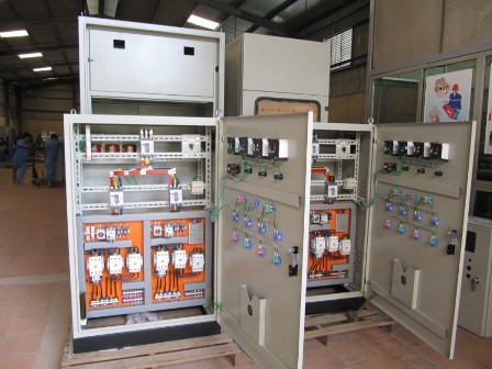 Tủ điện điều khiển