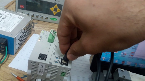 Đào tạo PLC Delta