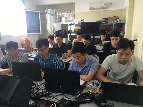 Đào tạo PLC omron