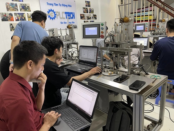 dao tao lap trinh plc mitsubishi