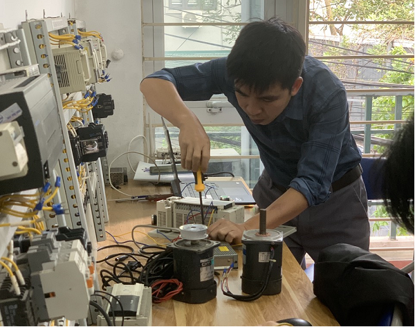hoc-lap-trinh-plc-hcm